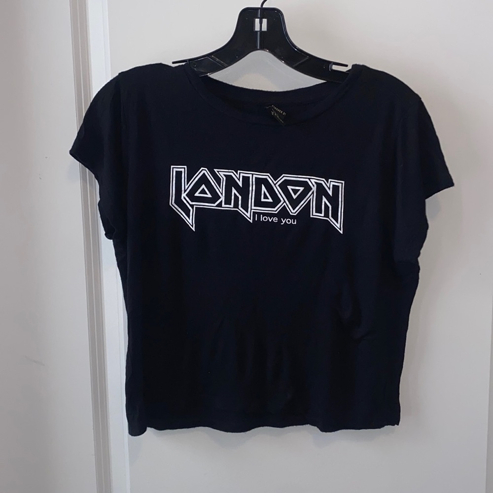 Cropped London Tshirt SZ Medium